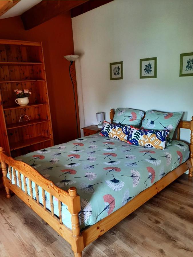 Вилла Les Tremieres Le Thou Экстерьер фото