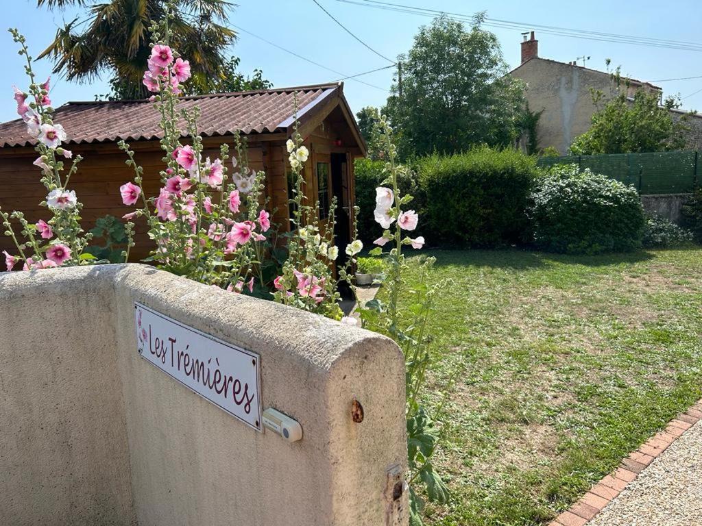 Вилла Les Tremieres Le Thou Экстерьер фото