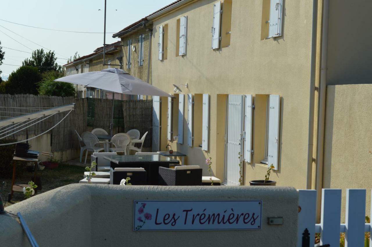 Вилла Les Tremieres Le Thou Экстерьер фото