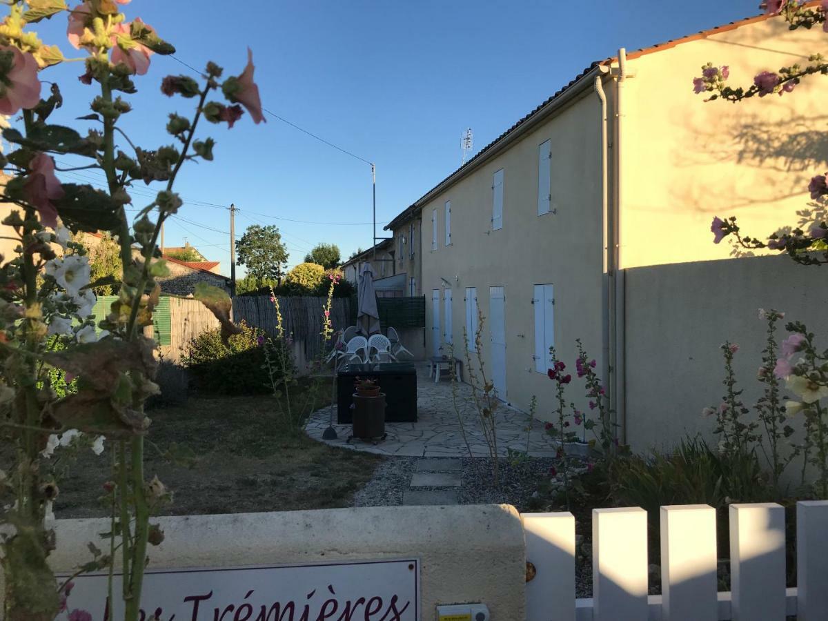 Вилла Les Tremieres Le Thou Экстерьер фото